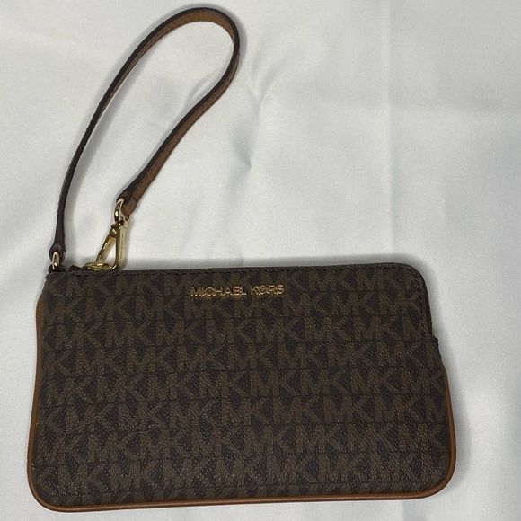 Michael Kors Jet Set Travel Large Logo Wrislet - Picture 3 of 6